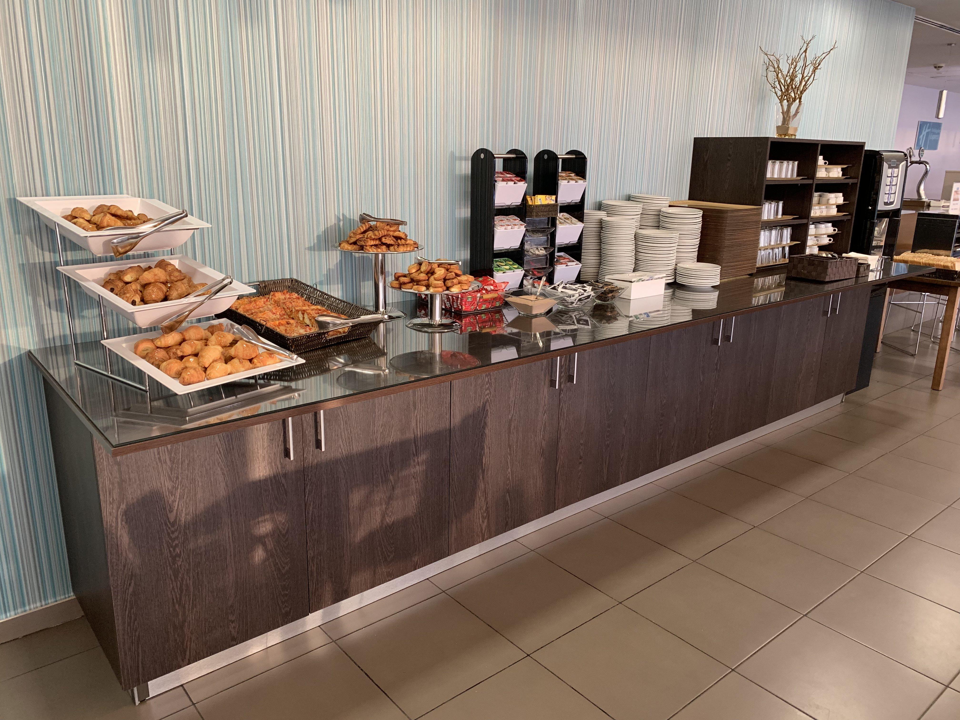 Holiday Inn Express Vitoria By Ihg Exterior photo