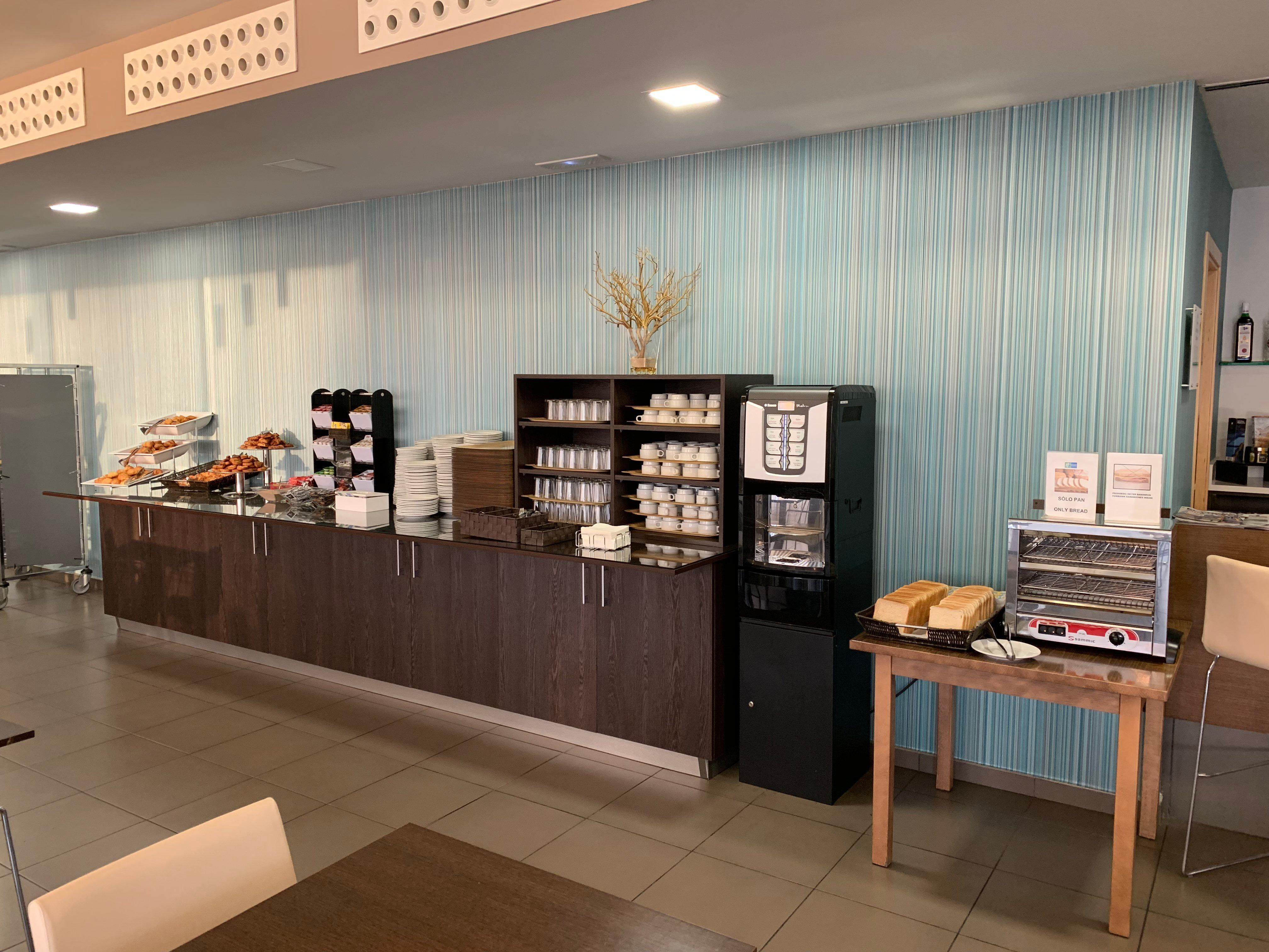 Holiday Inn Express Vitoria By Ihg Exterior photo